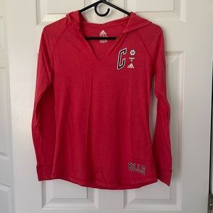 Chicago Bulls red hooded pullover top